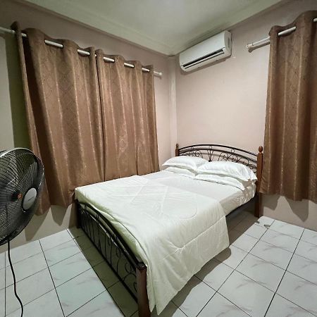 Hanif Homestay Kuching Eksteriør bilde