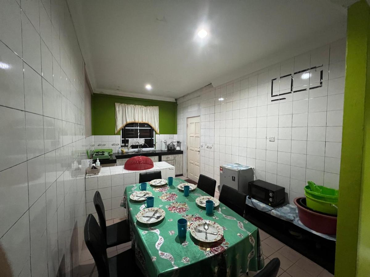 Hanif Homestay Kuching Eksteriør bilde